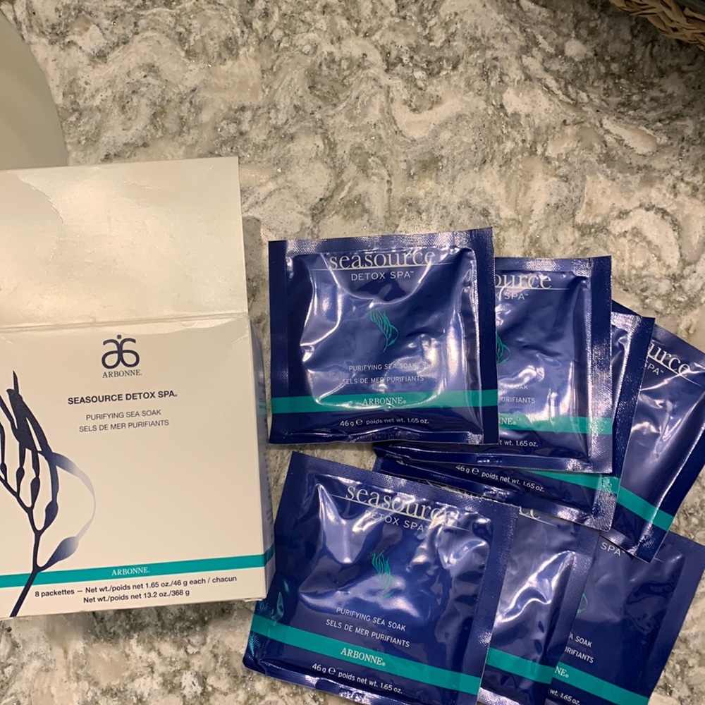 Arbonne purifying sea soak. 7 packettes